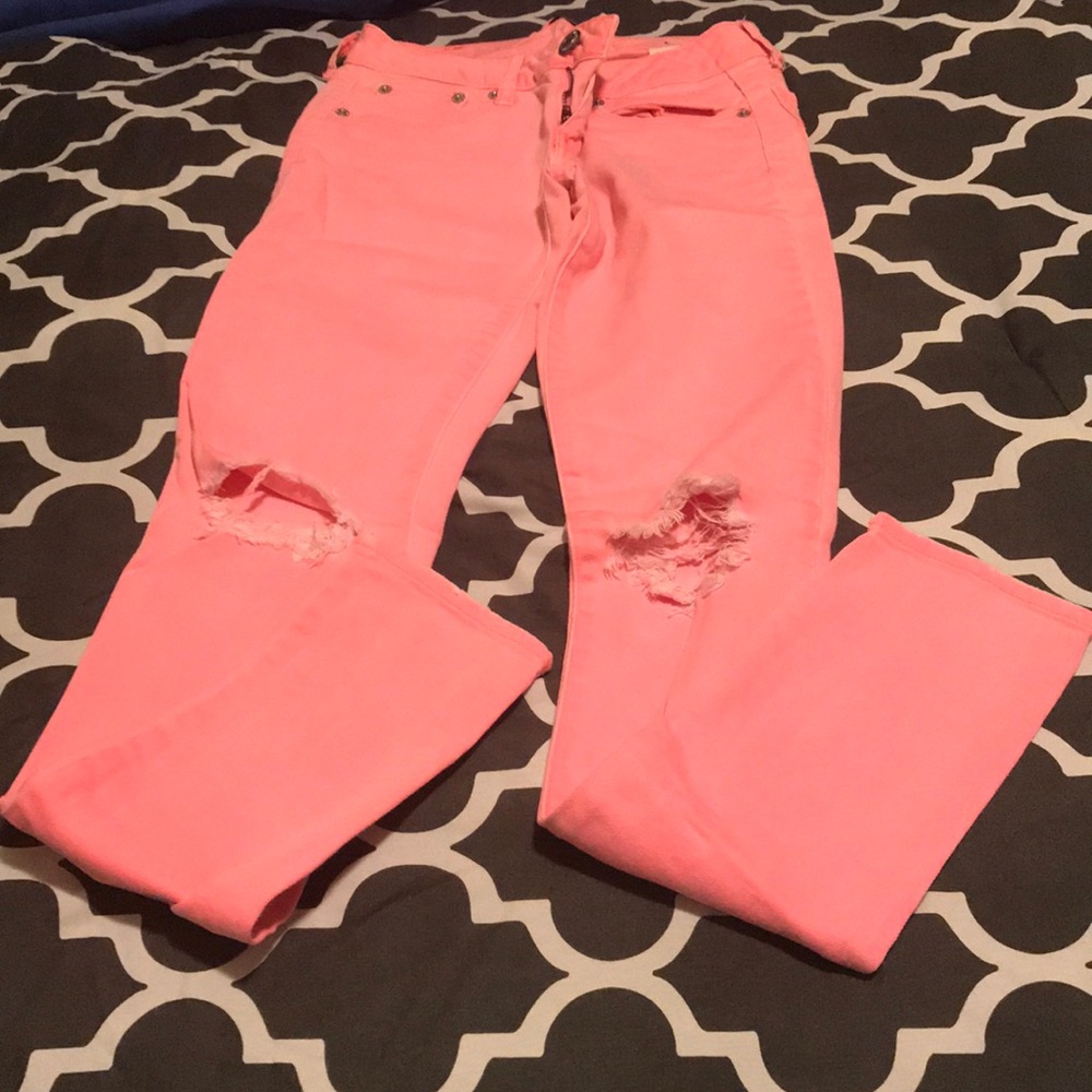 AEO PINK WASHBOARD JEANS
